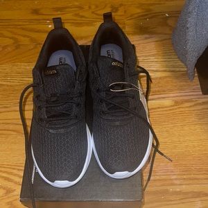 Beautiful women /junior brand new sneakers